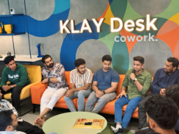 Discussion session at KLAY Desk cowork